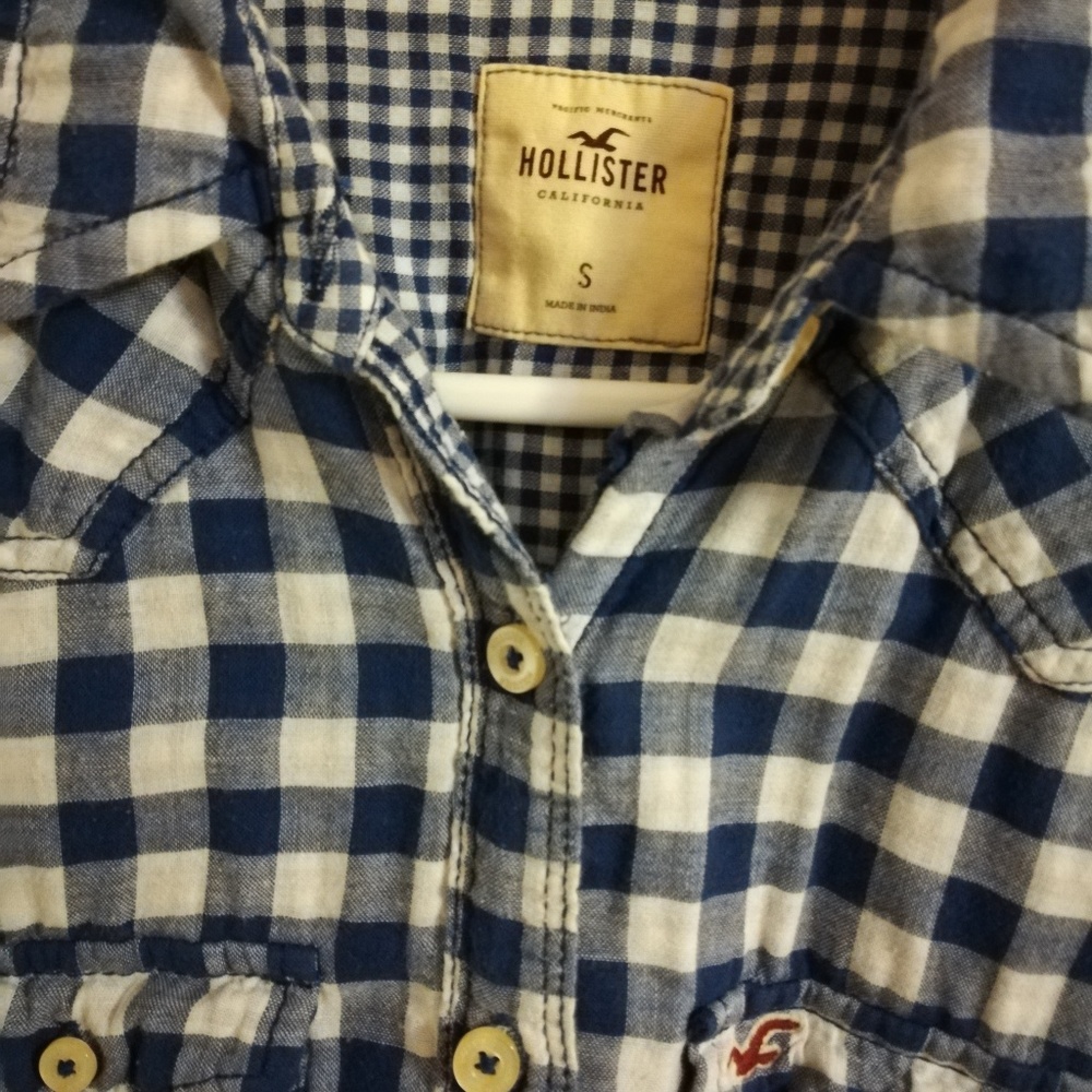 Hollister blue and white plaid shirt - Picture 3 of 4